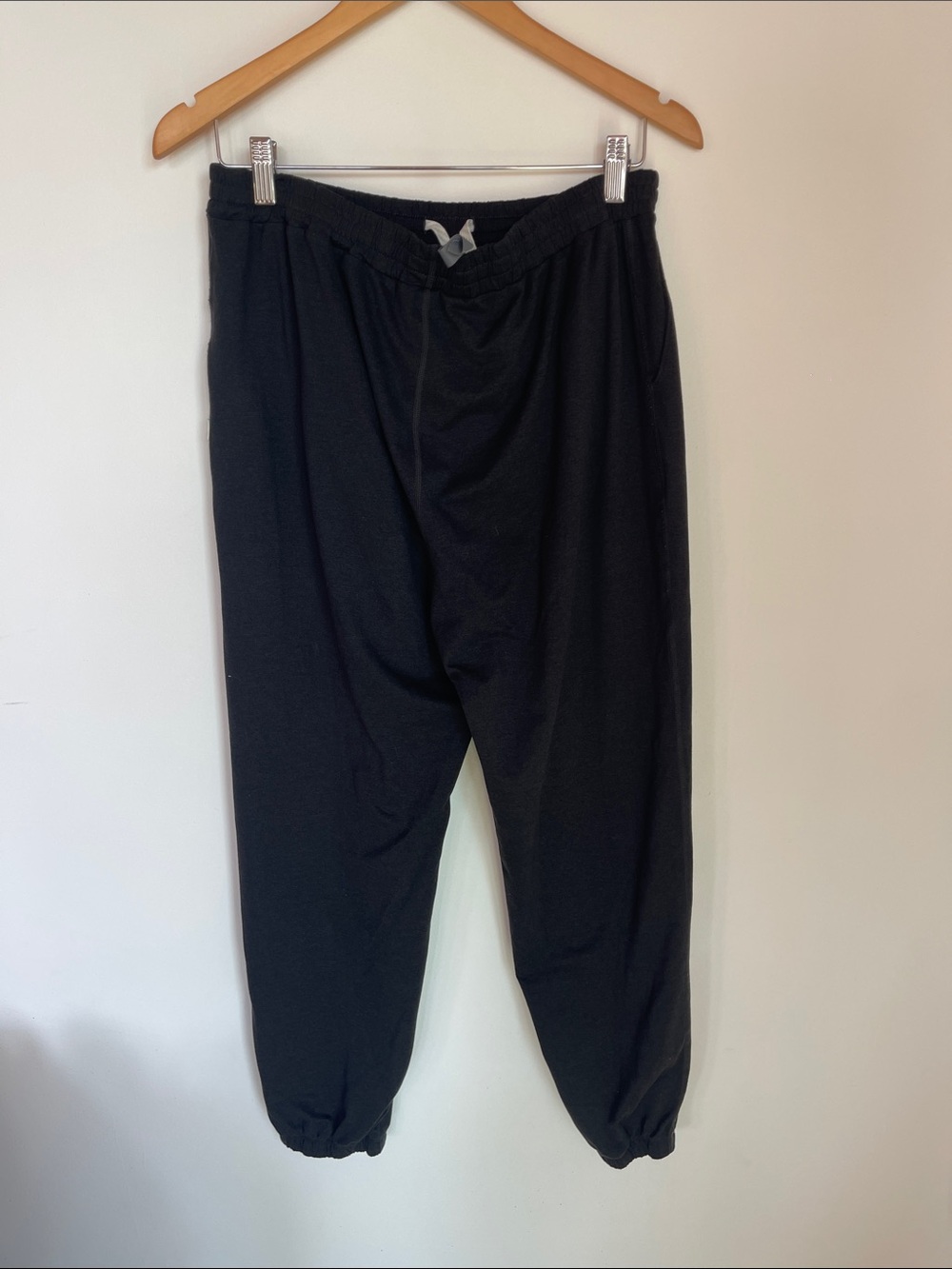 Vuori Black Jogger Sweatpants with Elastic Waistband - Picture 3 of 3